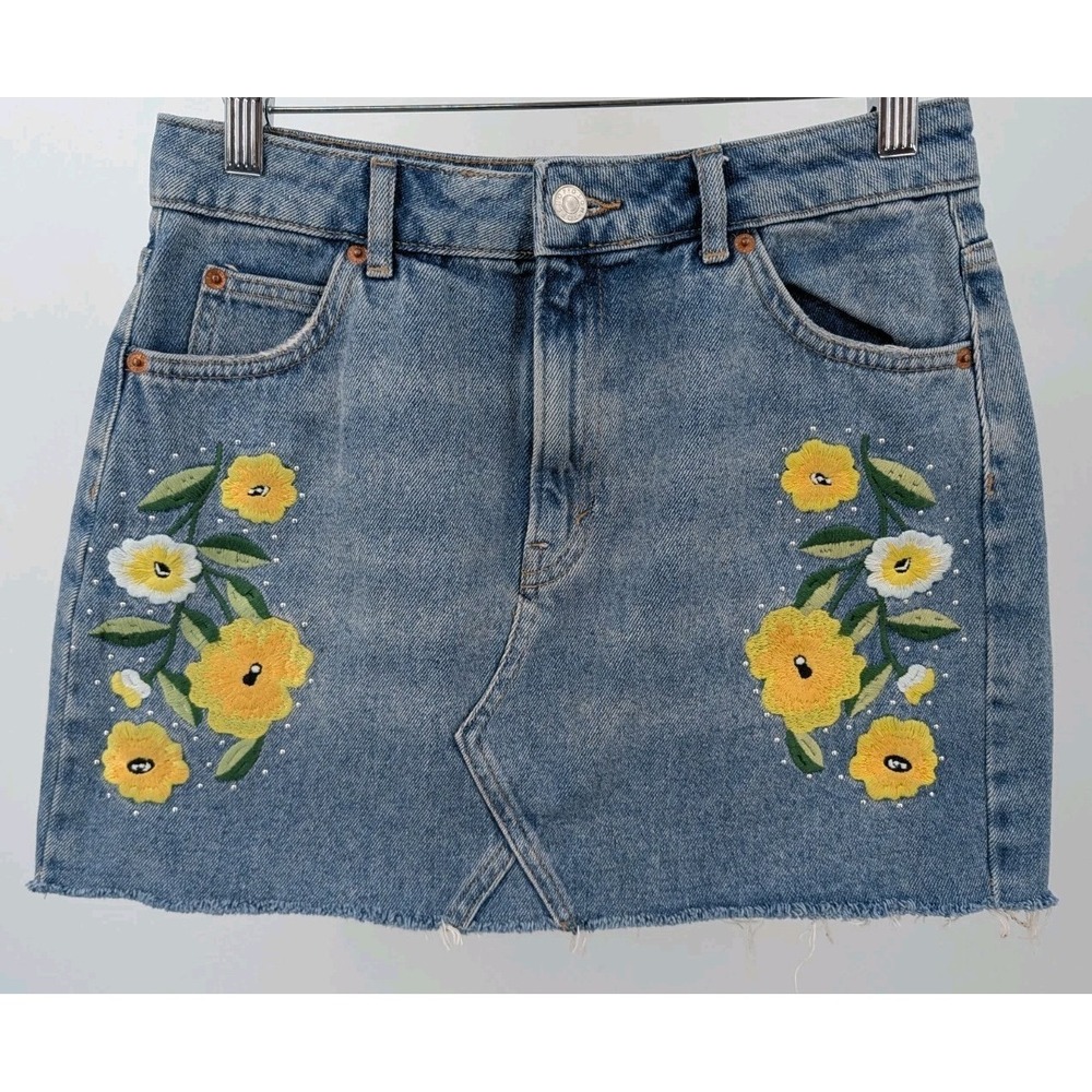 Topshop Moto Floral Embroidered Denim Mini Skirt Size 6 Raw Hem Studded Twee
